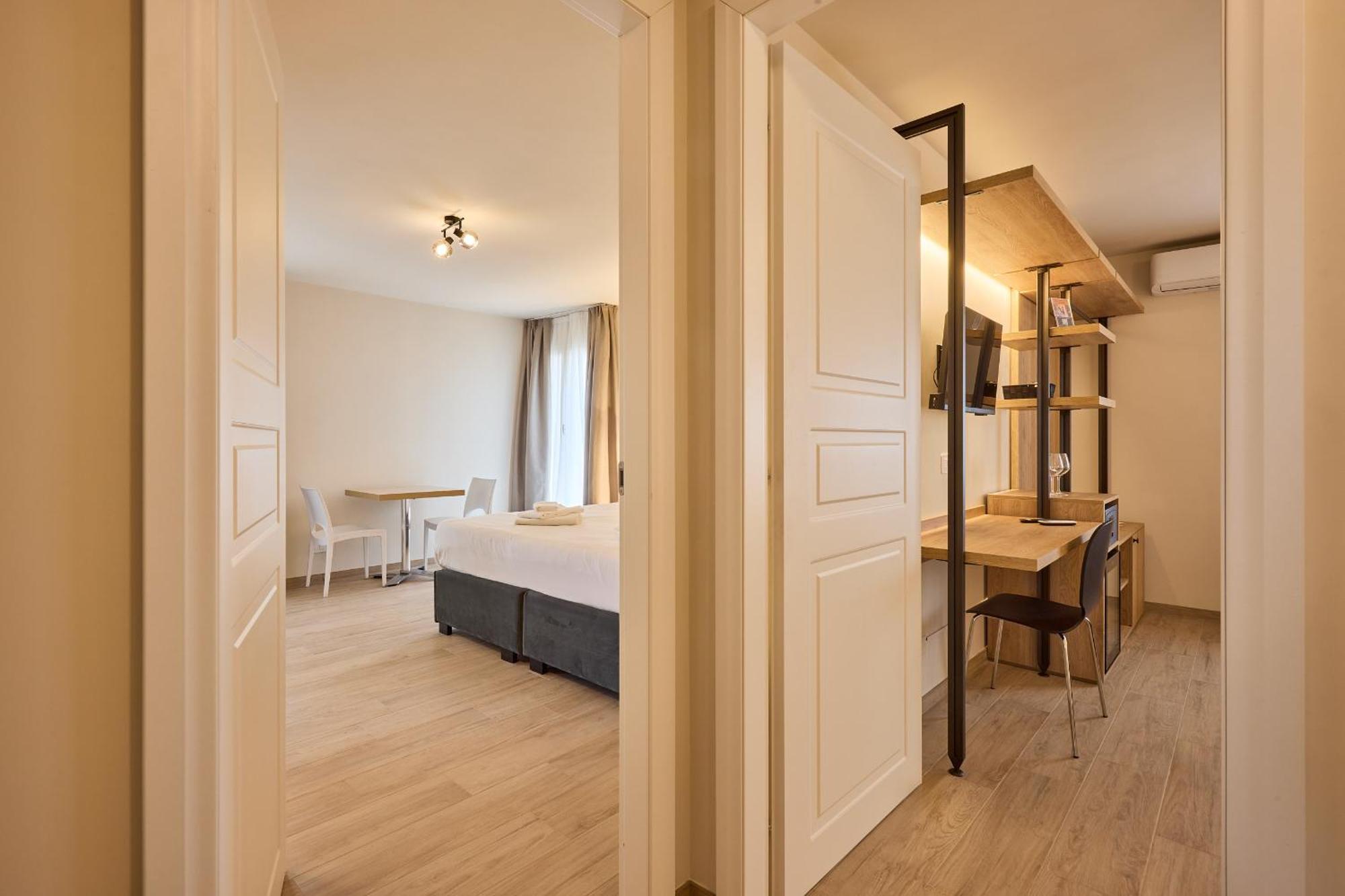 Relais Tiburtina Bed & Breakfast Rome Bagian luar foto