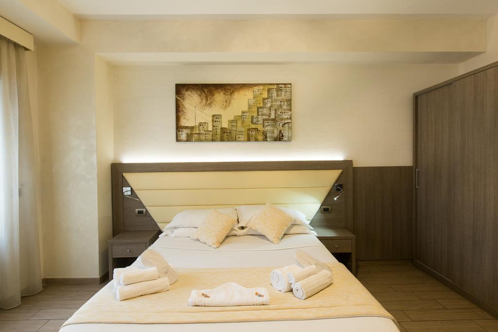 Relais Tiburtina Bed & Breakfast Rome Bagian luar foto