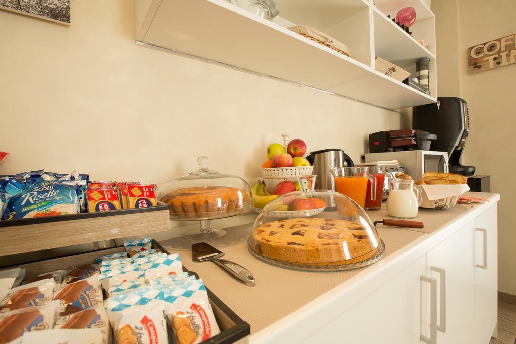 Relais Tiburtina Bed & Breakfast Rome Bagian luar foto