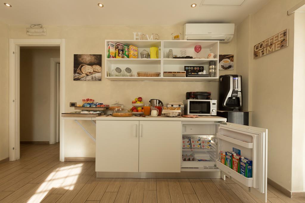 Relais Tiburtina Bed & Breakfast Rome Bagian luar foto