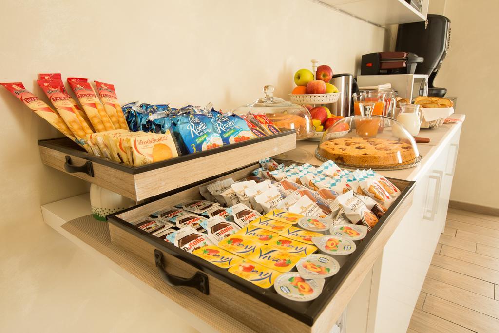 Relais Tiburtina Bed & Breakfast Rome Bagian luar foto